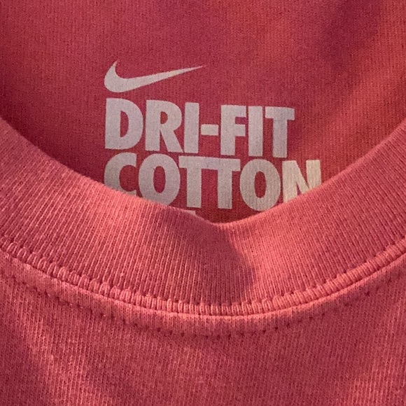 Pink Nike shirt - Picture 4 of 4